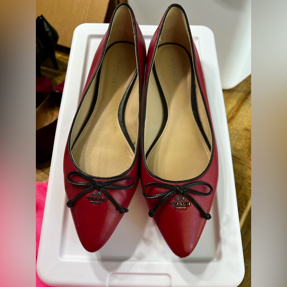 Coach flats size 7 in good condition